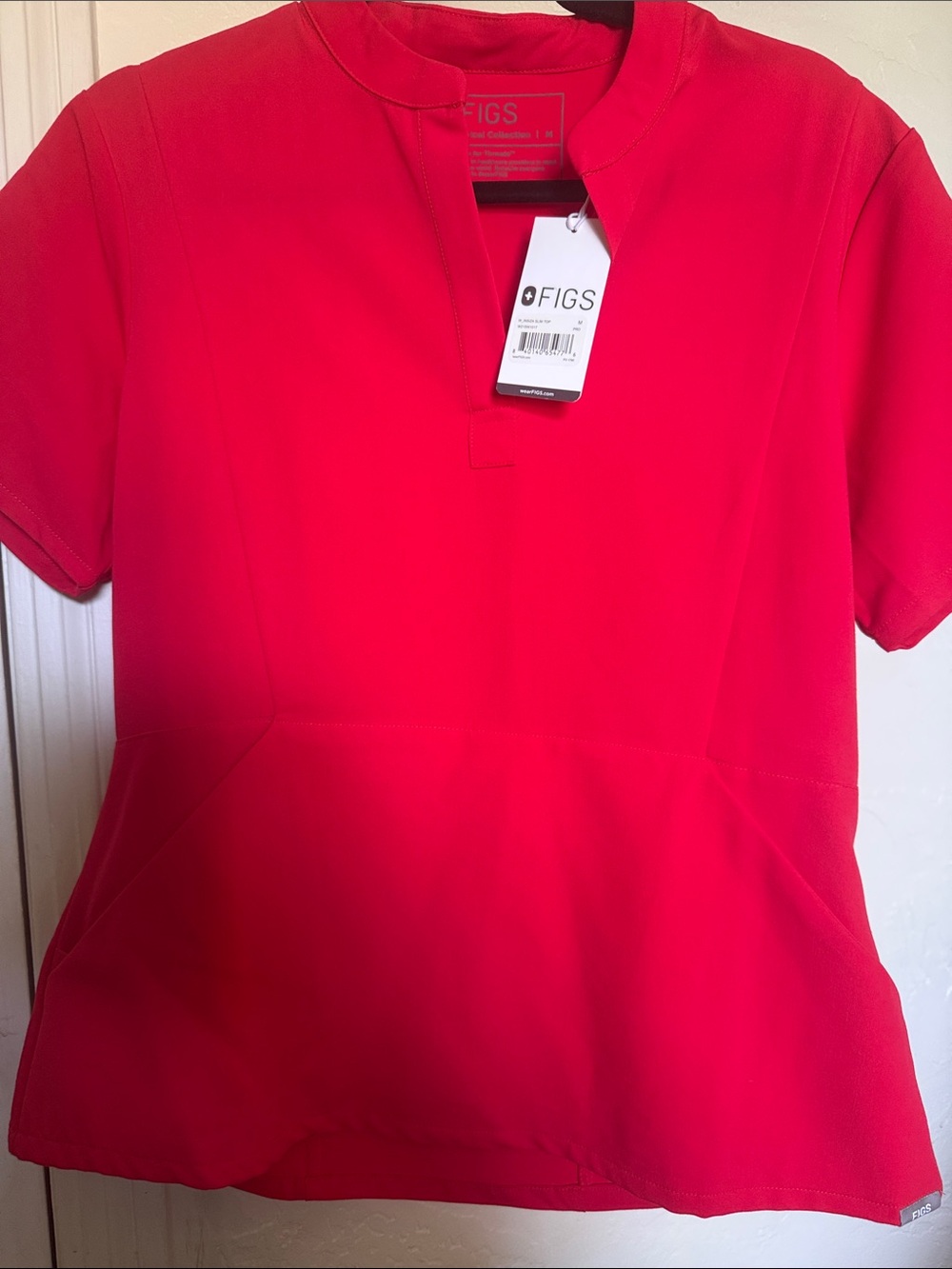 FIGS Insiza Slim Scrub Top Red Size M NWT